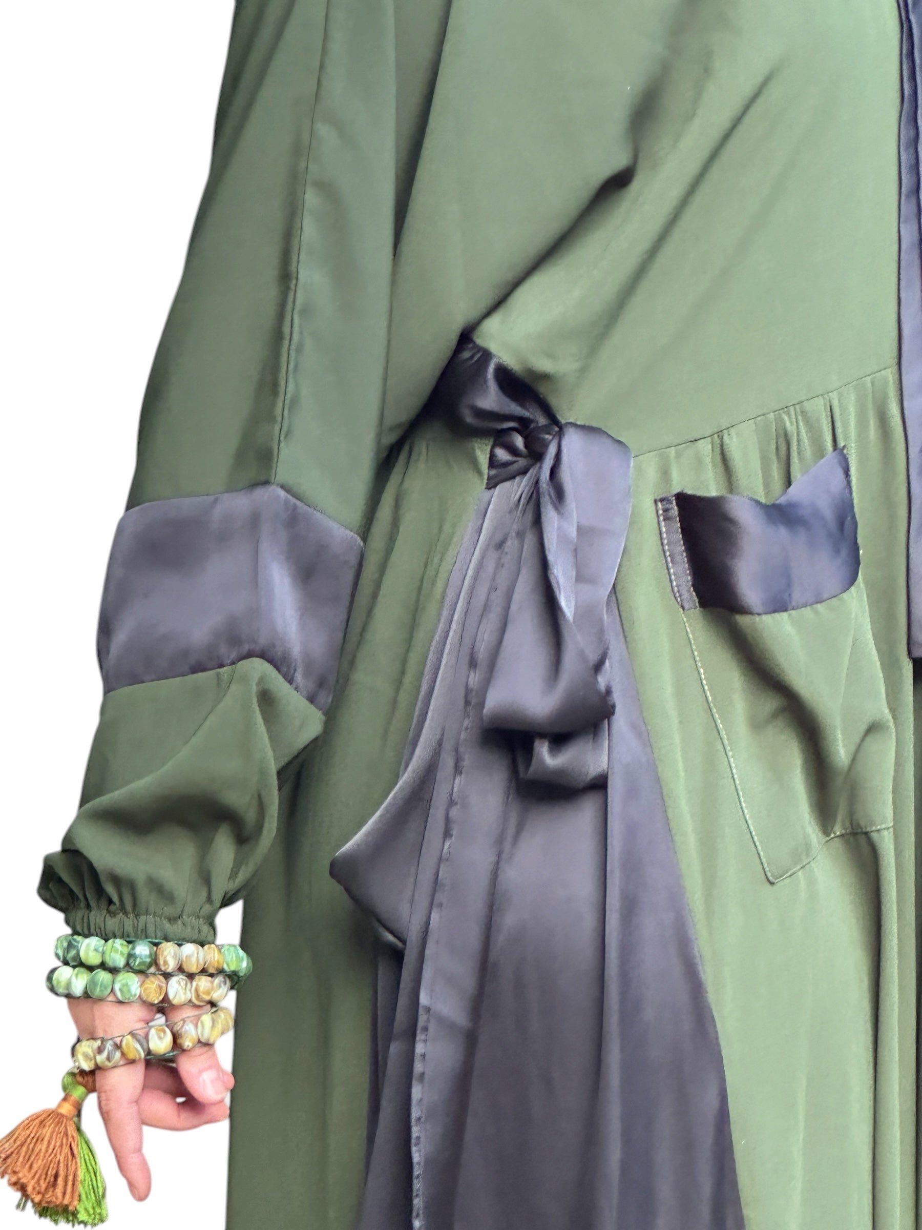 OLIVE GREEN CREPE ABAYA.