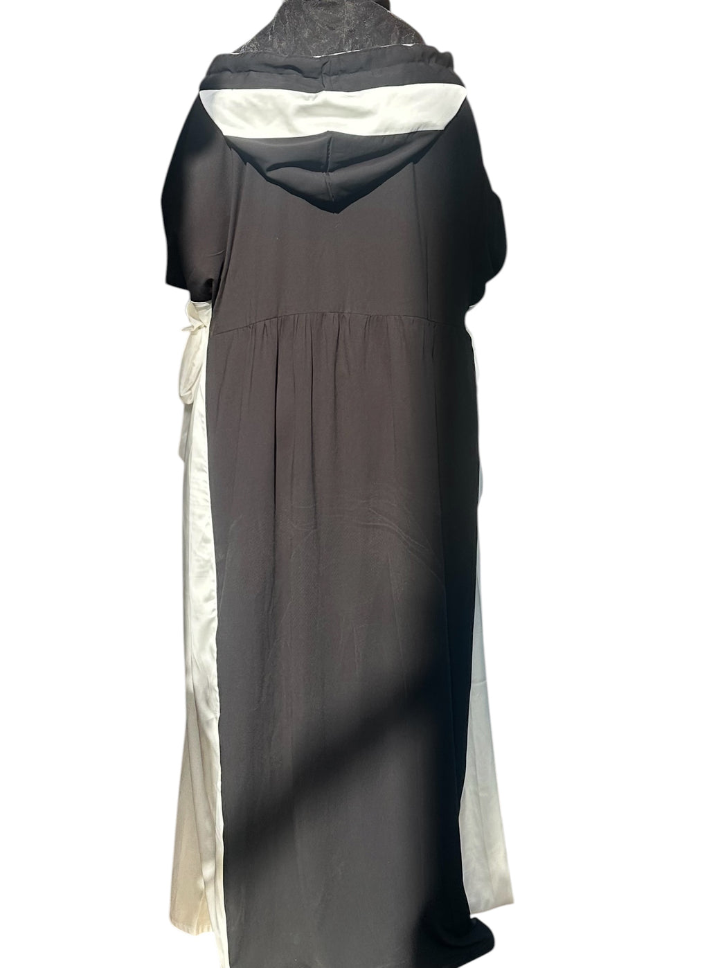BLACK & WHITE SILK ABAYA.